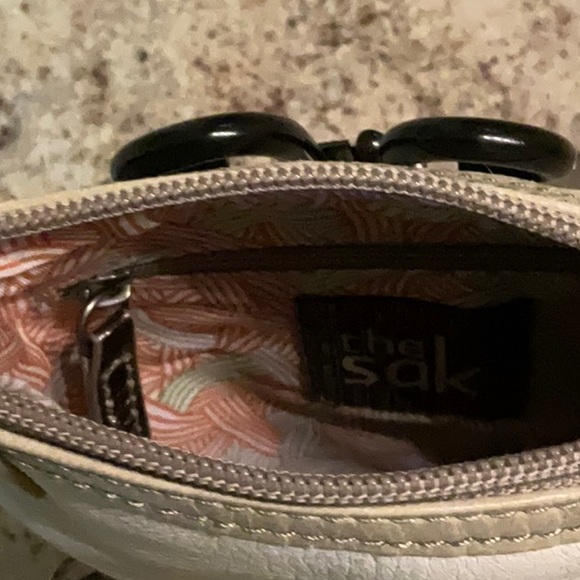 The Sak Cream/Metallic Crossbody Leather Bag - Picture 7 of 7